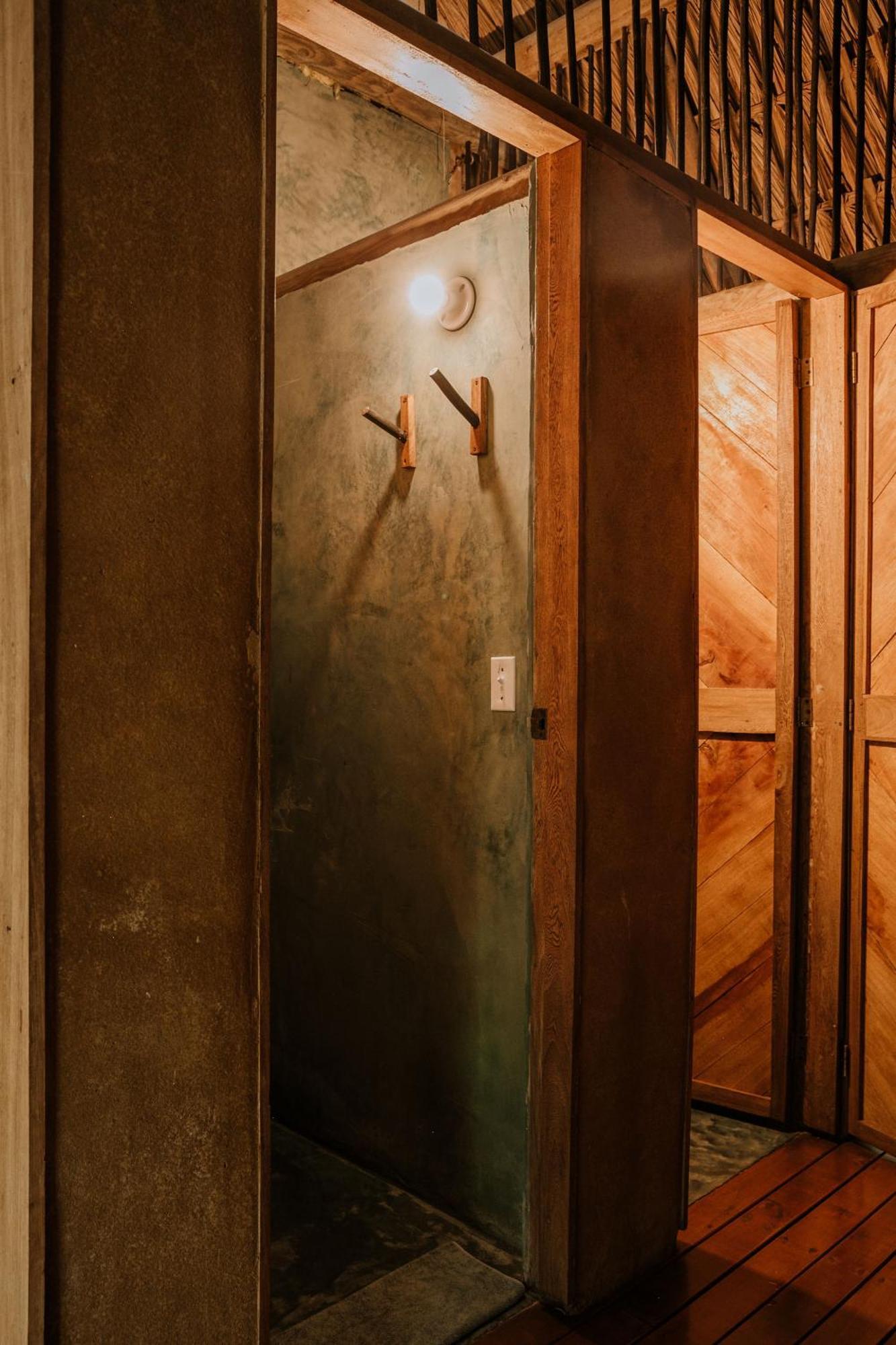 Dos Aguas Lodge Rincón エクステリア 写真